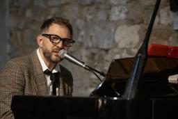 Connaît-on la chanson ? Valse-karaoké littéraire